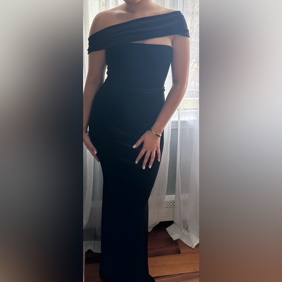 Black Velvet Asymmetrical Dress - Picture 5 of 8